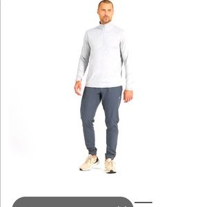 Beautiful like new Mens Vuori joggers!